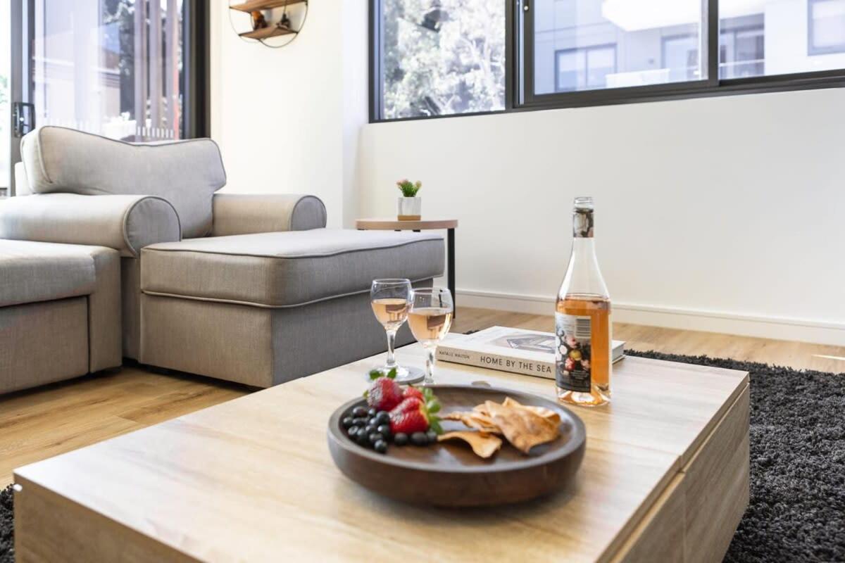 Apartment Scenic Gem Location With Rooftop *