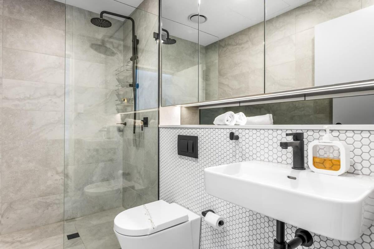 Apartment Scenic Gem Location With Rooftop