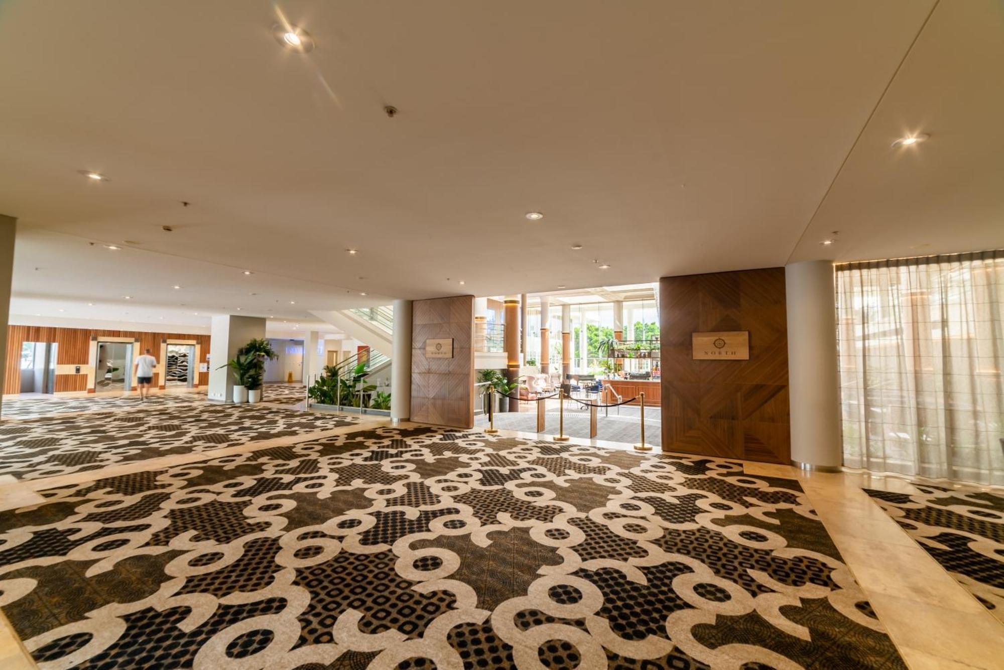 Novotel Northbeach 4*
