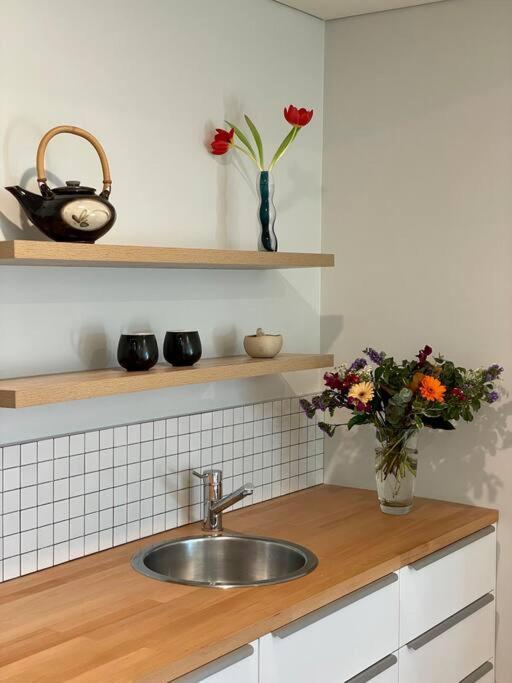 Tranquil 2 Bedroom Garden * Wollongong