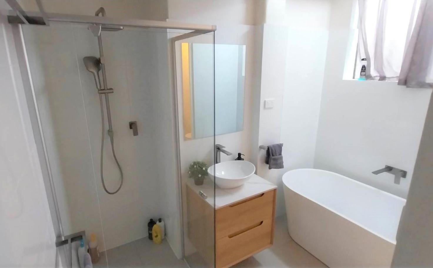 - 2 Bedrooms