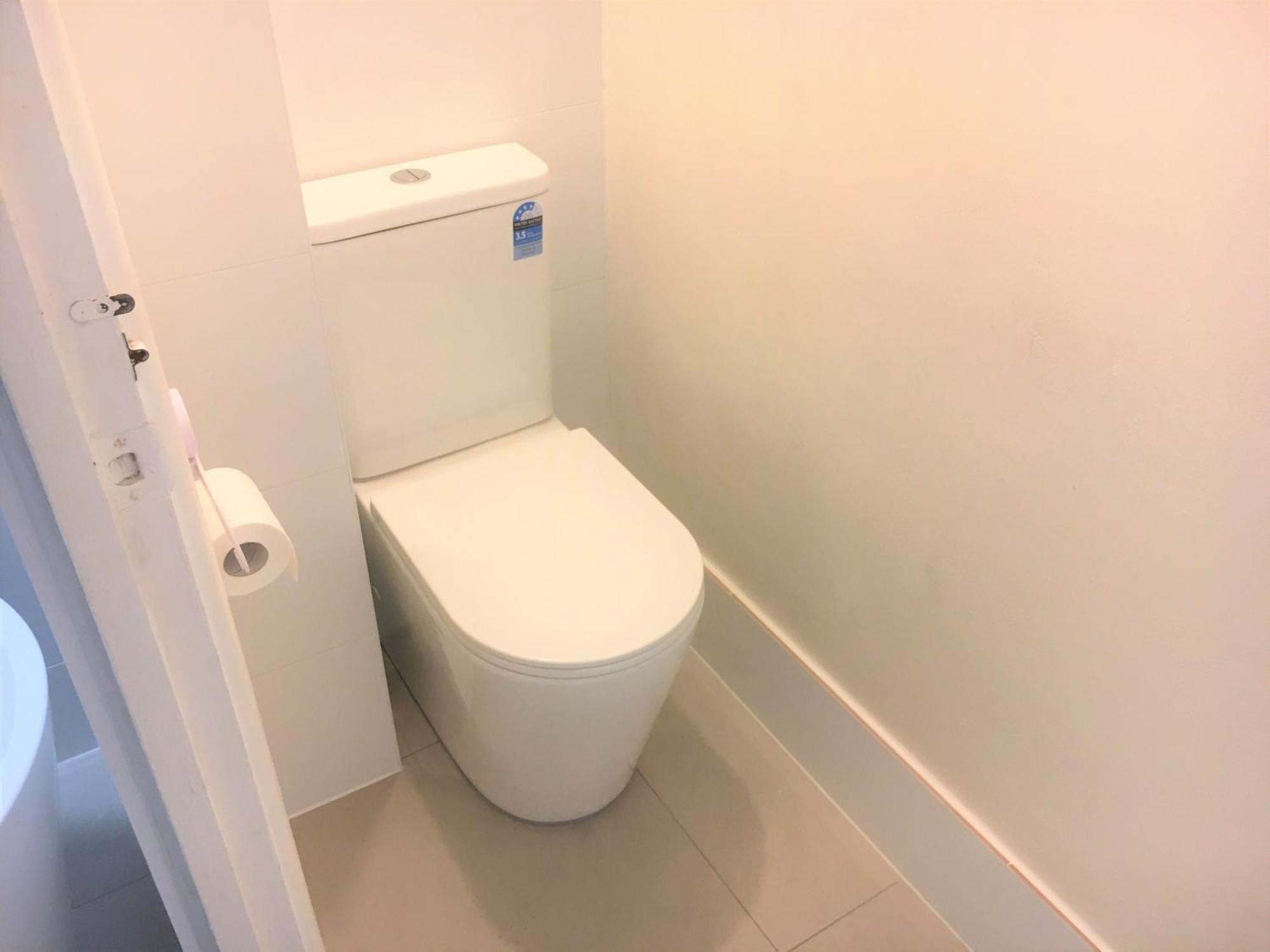 - 2 Bedrooms Apartment *