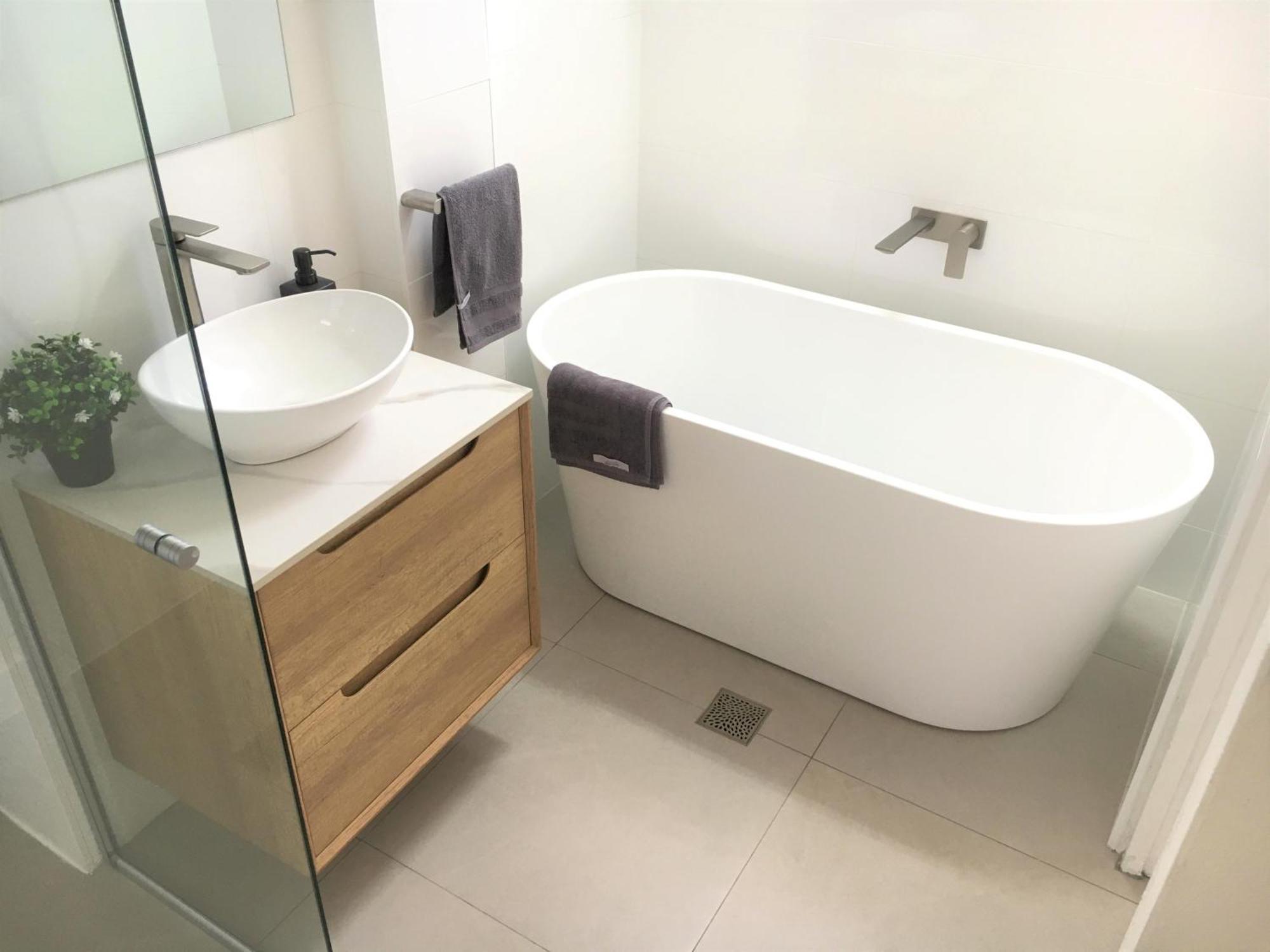- 2 Bedrooms Apartment Wollongong