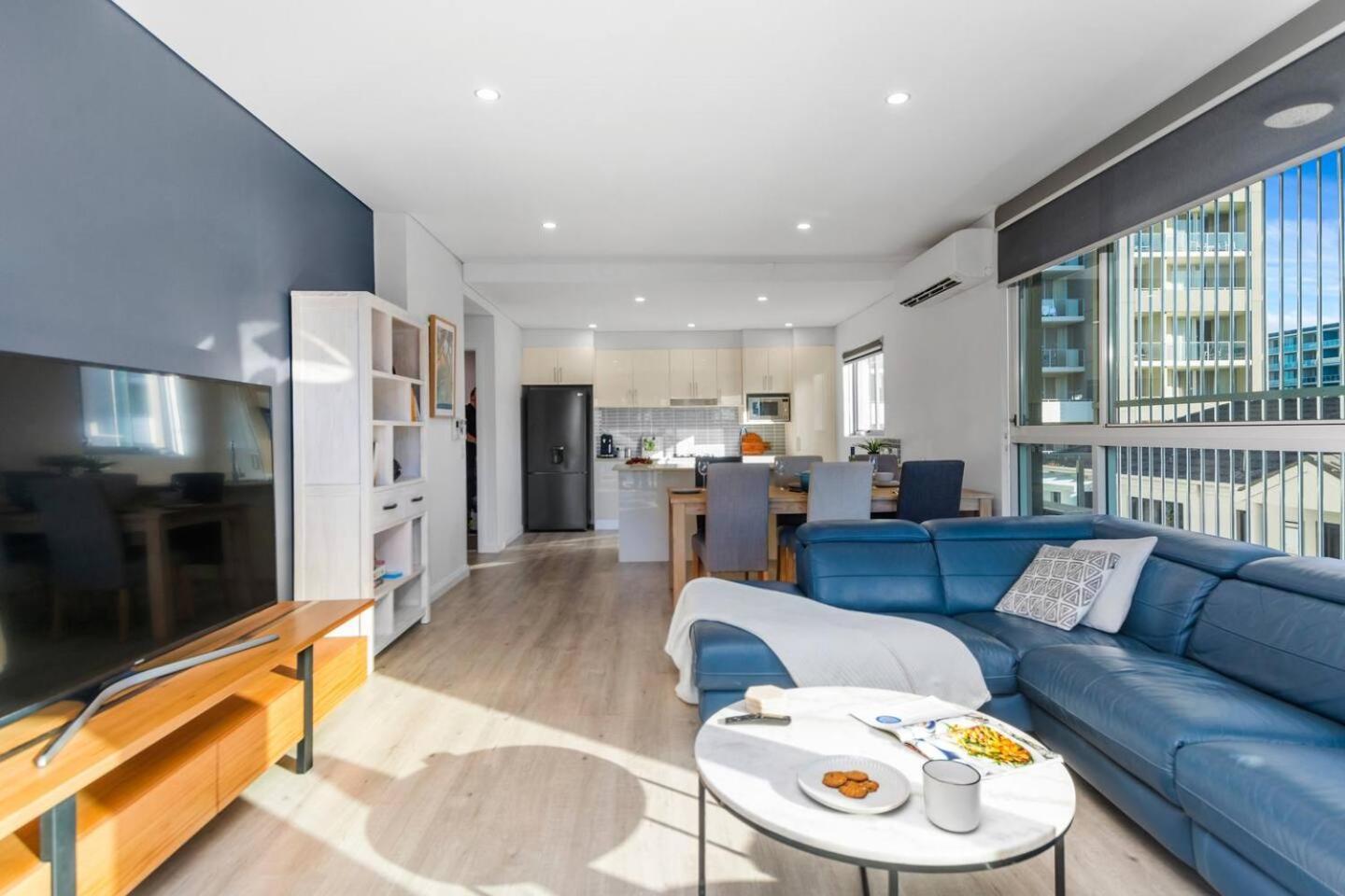 Stadium Escape - A Contemporary Beachside Retreat Wollongong