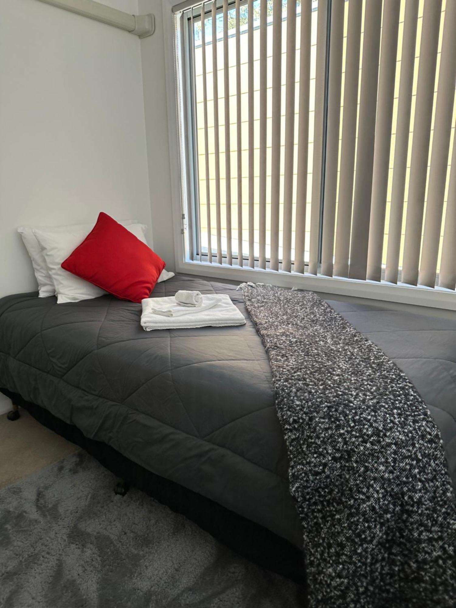 Homestay Twin With Private Bathroom