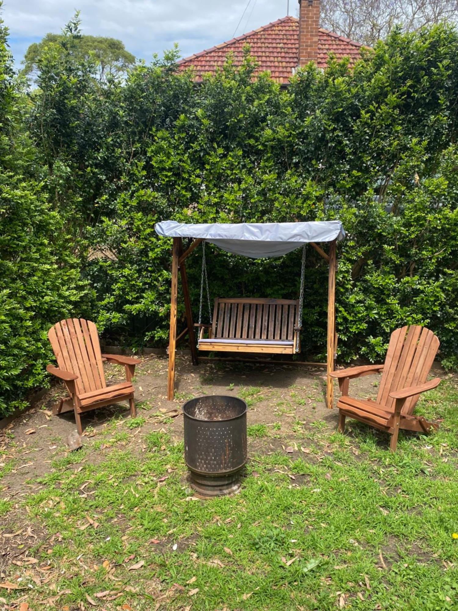Homestay Private With Ensuite And Parking Close To Cbd *