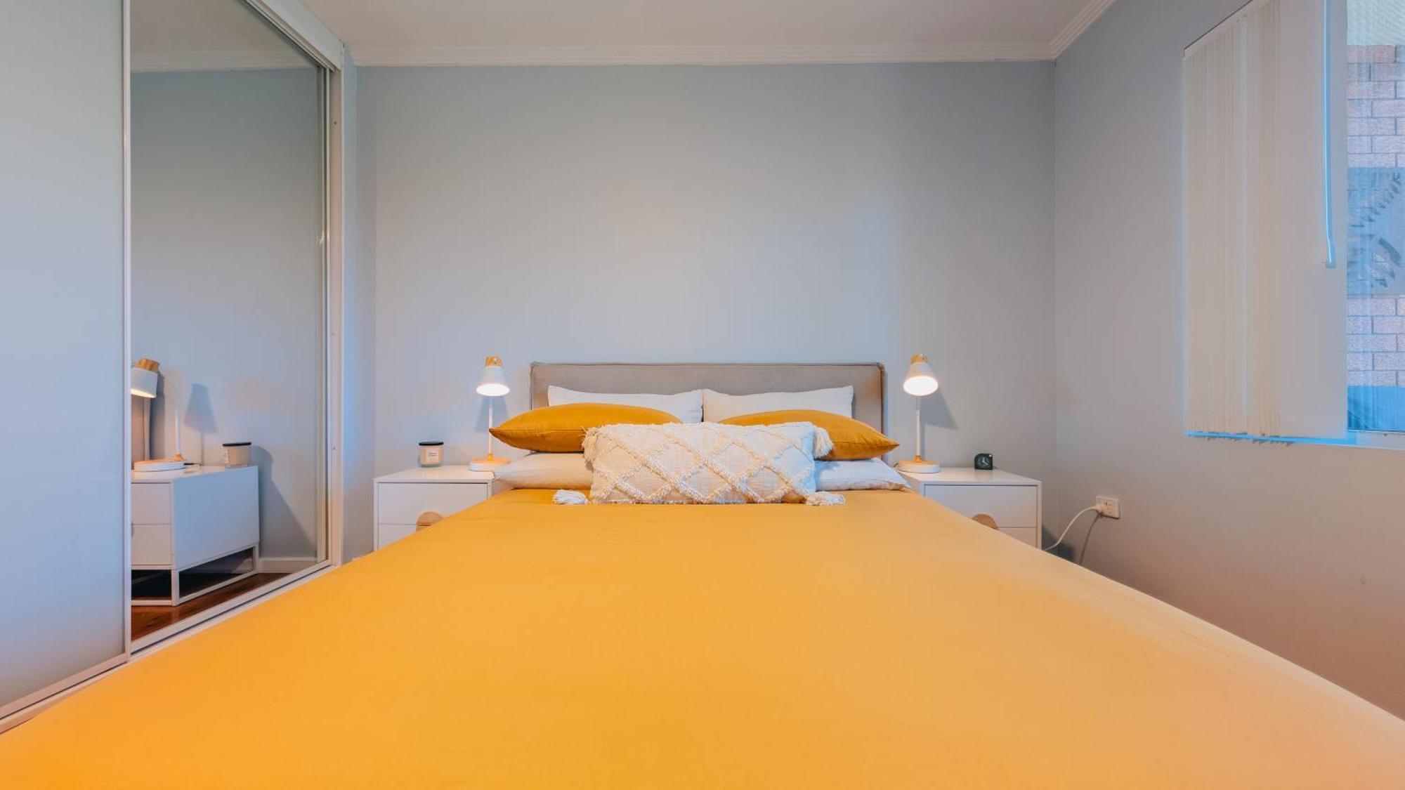 Harbourside Bliss: 2-bedroom Coastal Apartment *