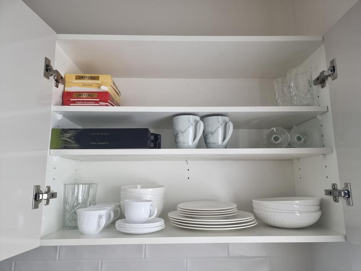 Stylish 10mins Walk To Hospital & Train Station With Parking