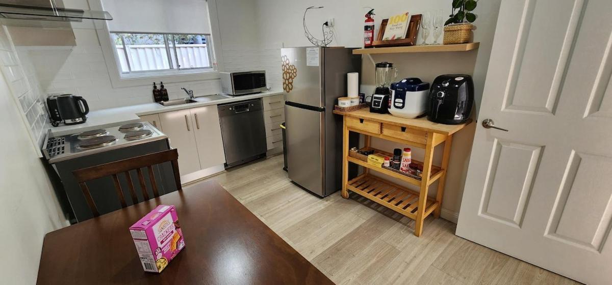 Stylish 10mins Walk To Hospital & Train Station With Parking