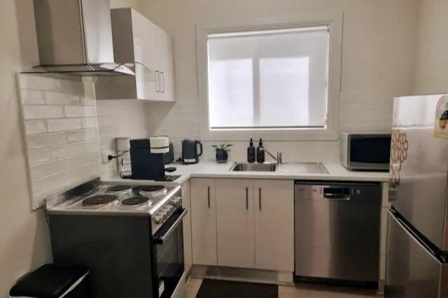 Stylish 10mins Walk To Hospital & Train Station With Parking