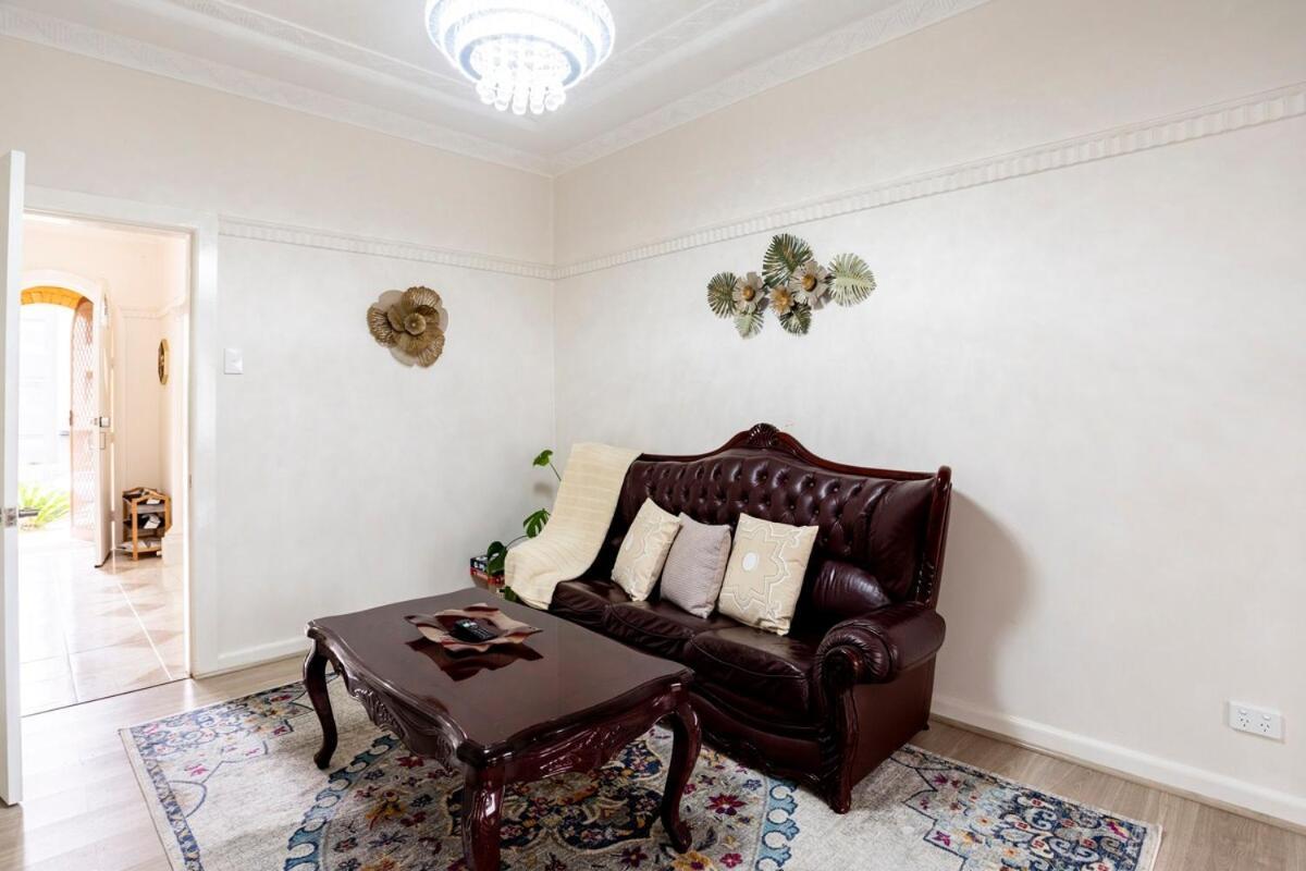 Holiday home Stylish Heritage 10mins Walk To Hospital With Free Parking