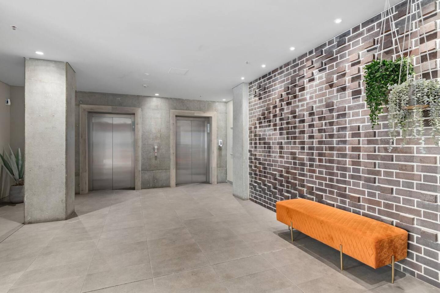 Apartment Arena Escape - Smart Urban Near Stadium
