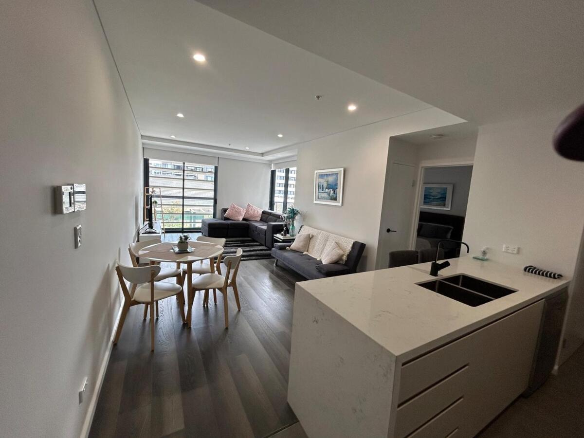 Modern Coastal Living With 5g & Netflix *