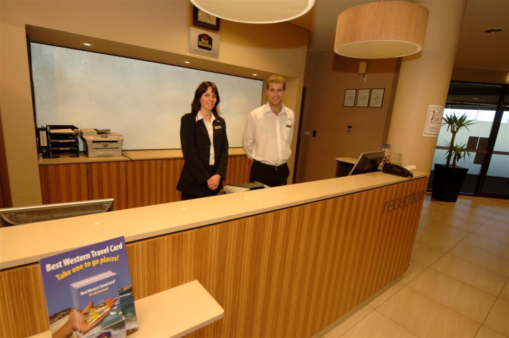 Western Sands 4*