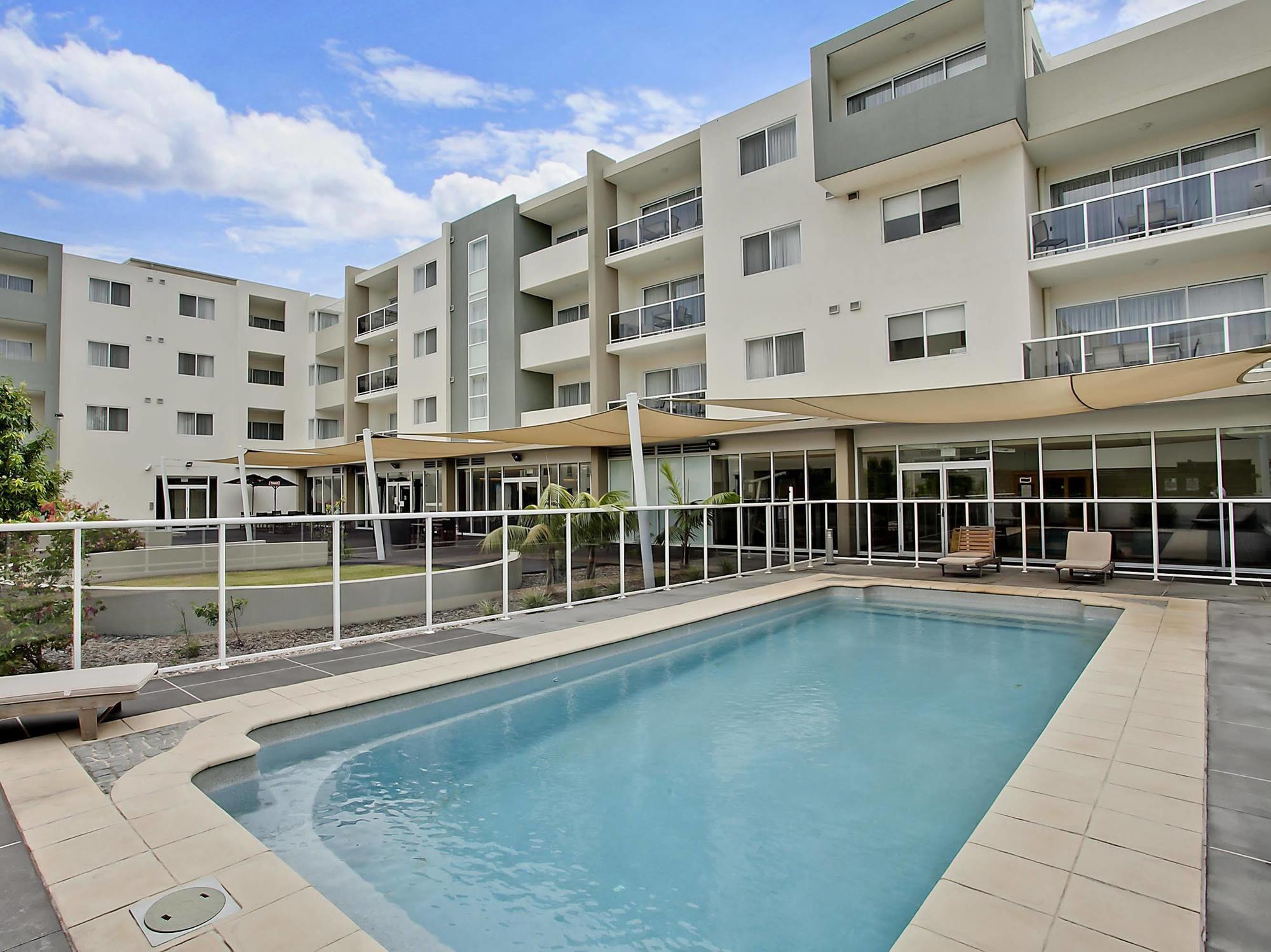 Aparthotel Quality Pioneer Sands 4*