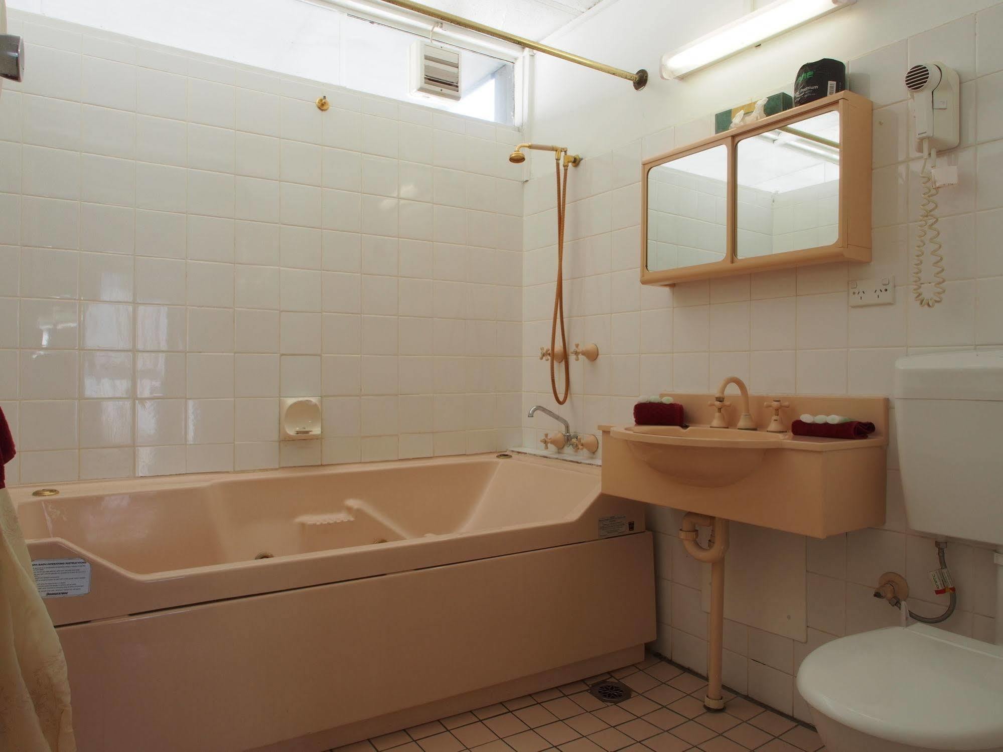 City Beach Motel Motel 3*