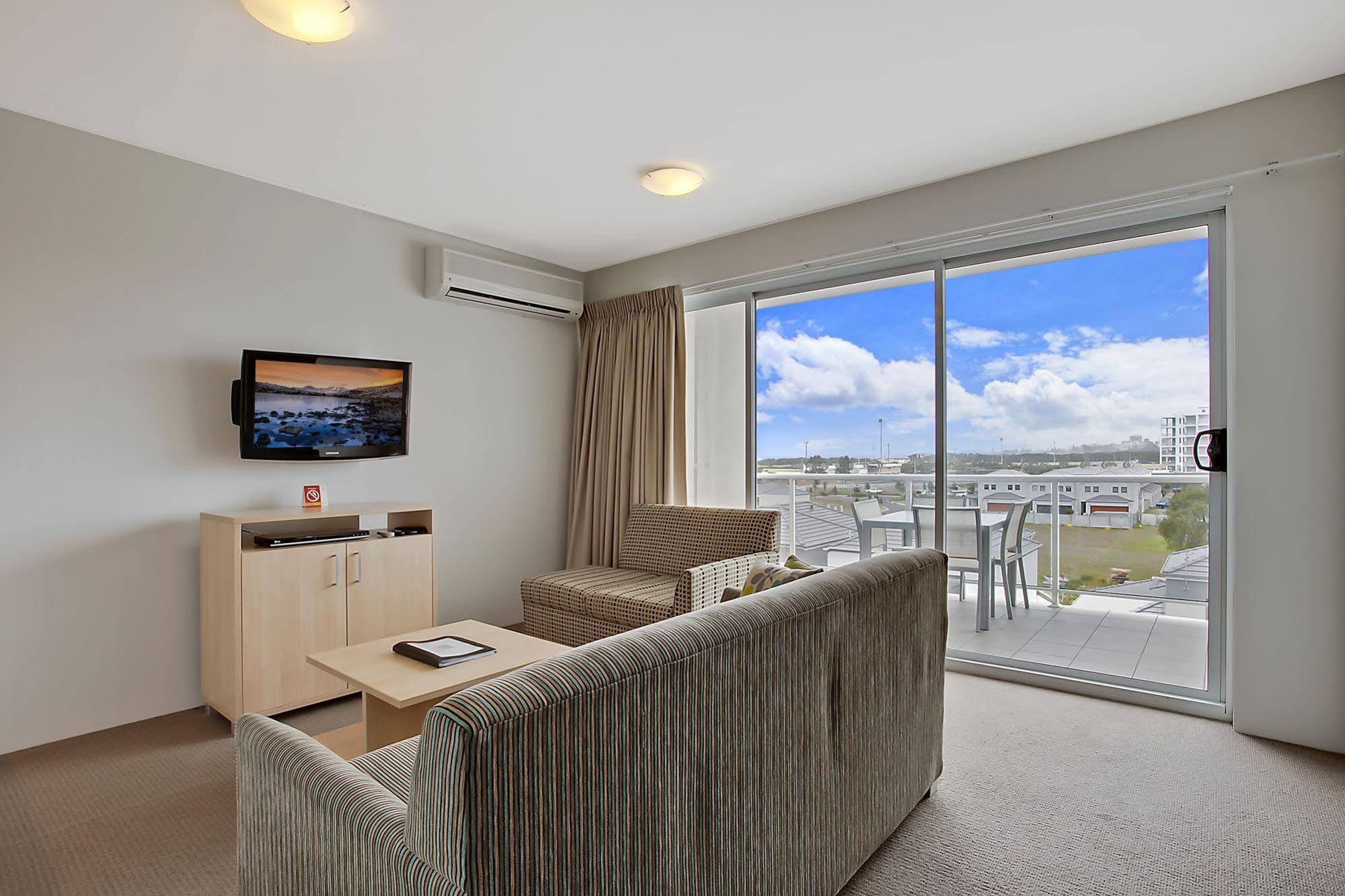 Quality Pioneer Sands Aparthotel Wollongong