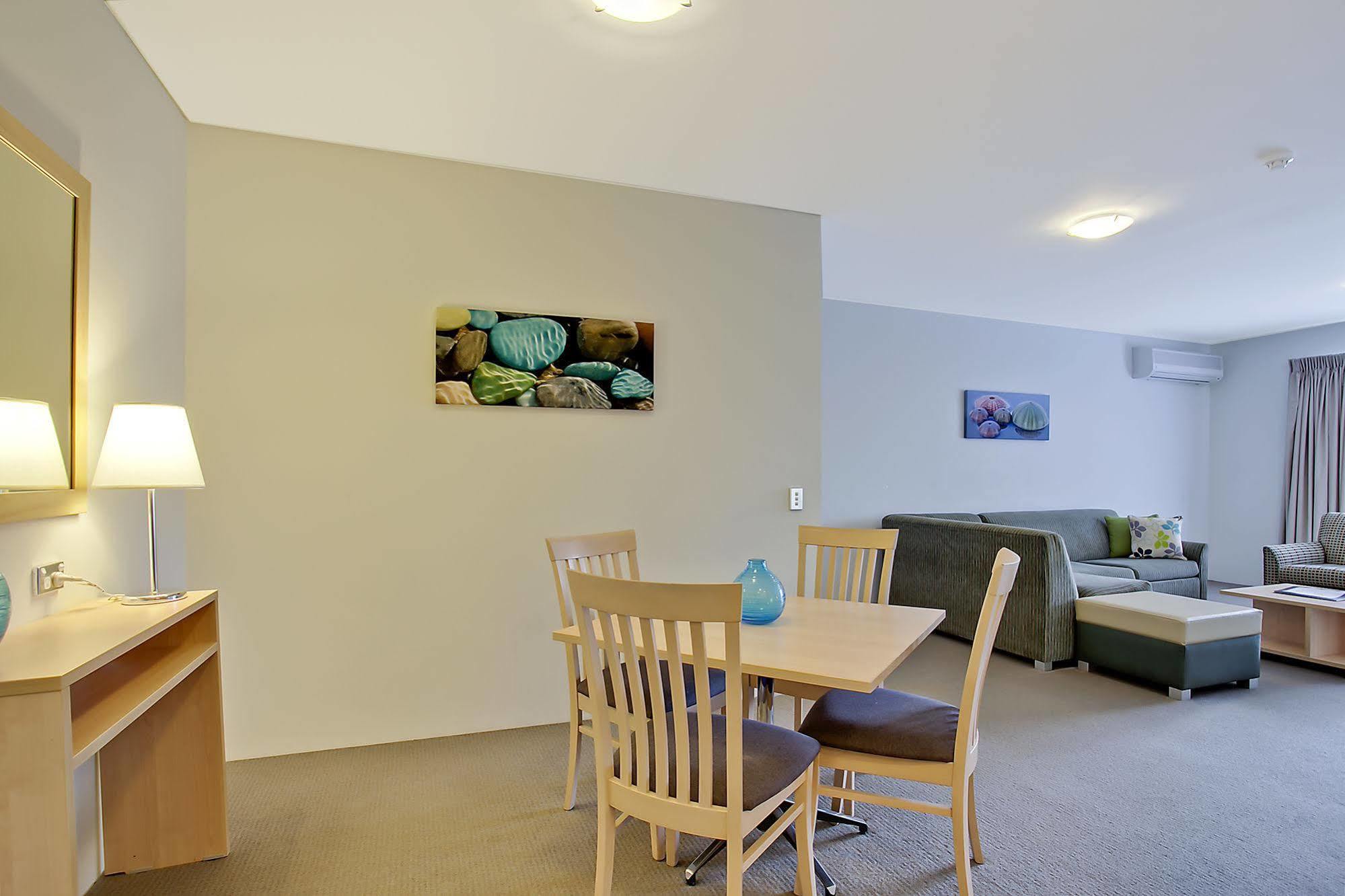 Quality Pioneer Sands Aparthotel 4*