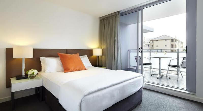 Adina Aparthotel 4*