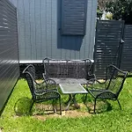 Sweet Cute Blue Tiny Home With Pool And 2 Minute Drive To The Beach