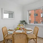 Sea Vista Escape - A Charming Waterside Stay