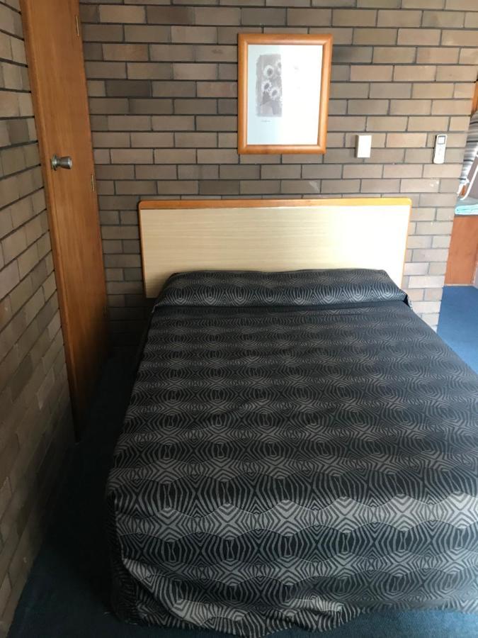 Motel Downtown 2*