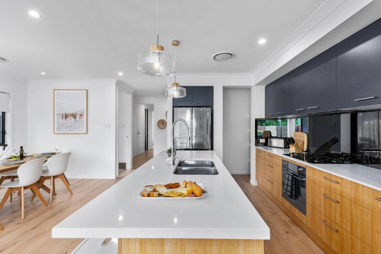 East Corrimal Escape - Beautiful Beachside Living Holiday home