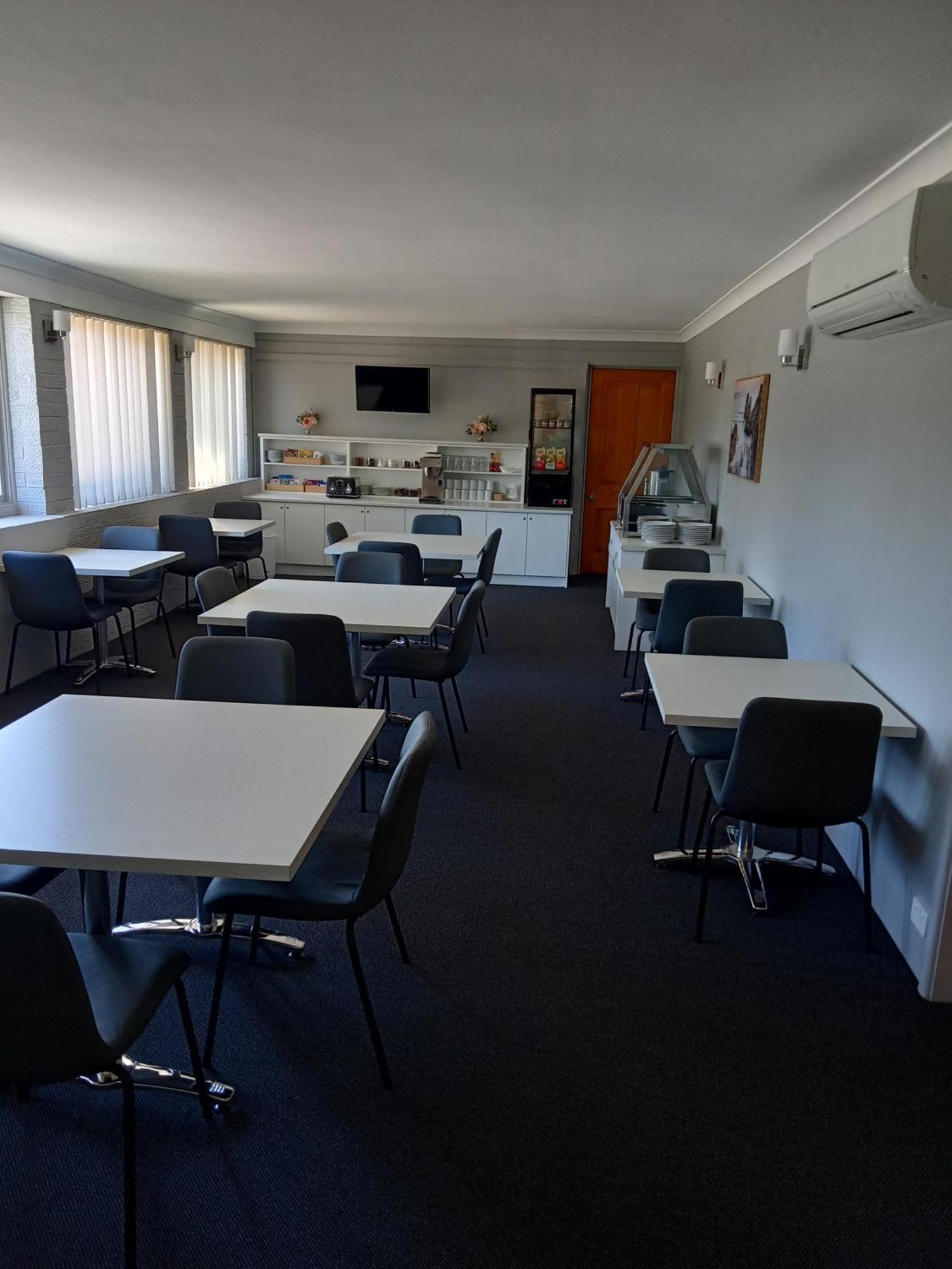 Hotel Solomon Figtree Wollongong
