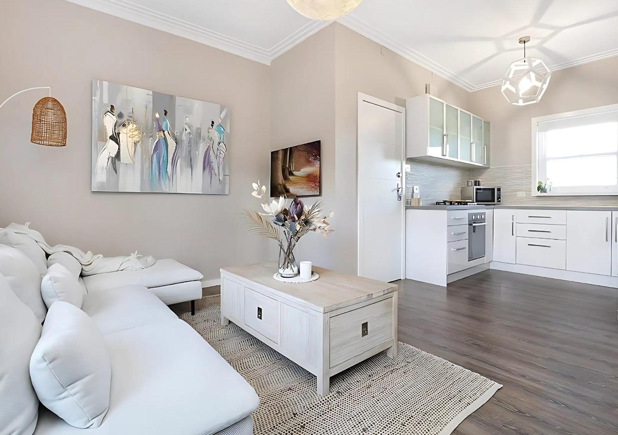 Apartment Luxe Newly Renovated 2 Bed Unit - Walk To