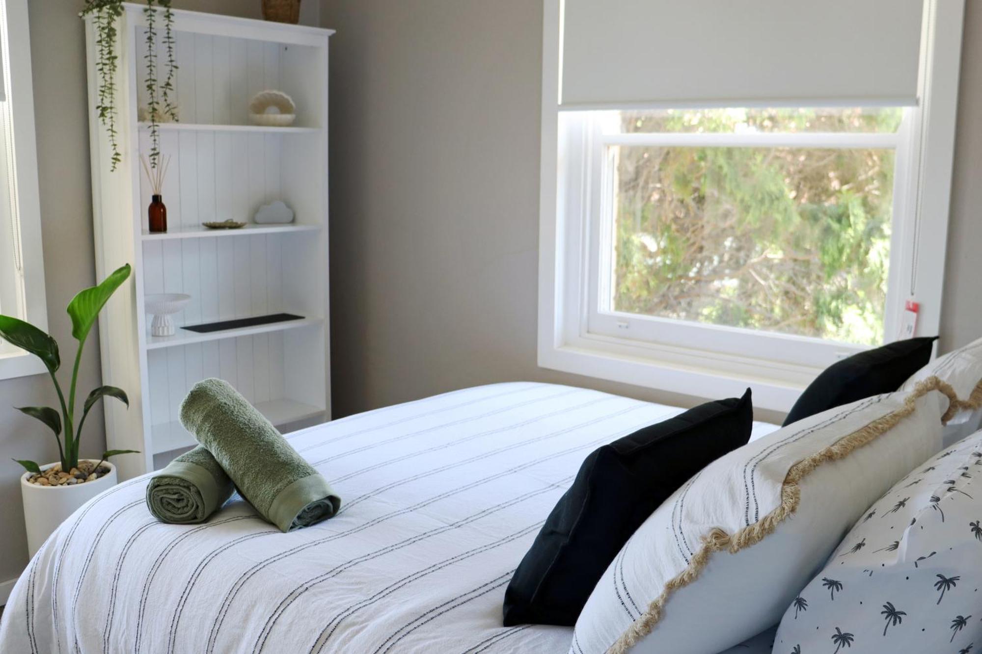 Luxe Newly Renovated 2 Bed Unit - Walk To Apartment Wollongong