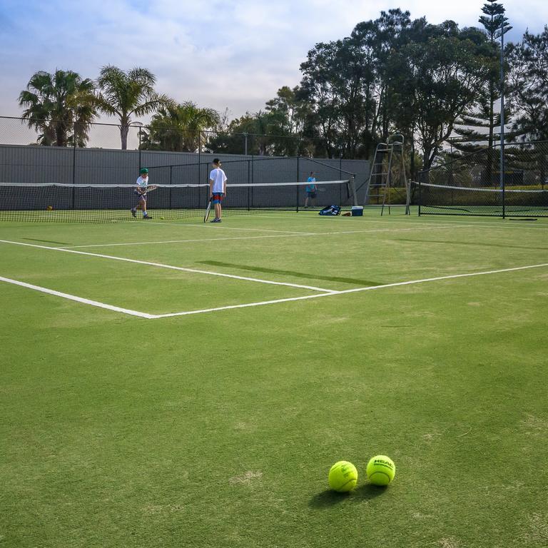 Surf Leisure Resort 4*