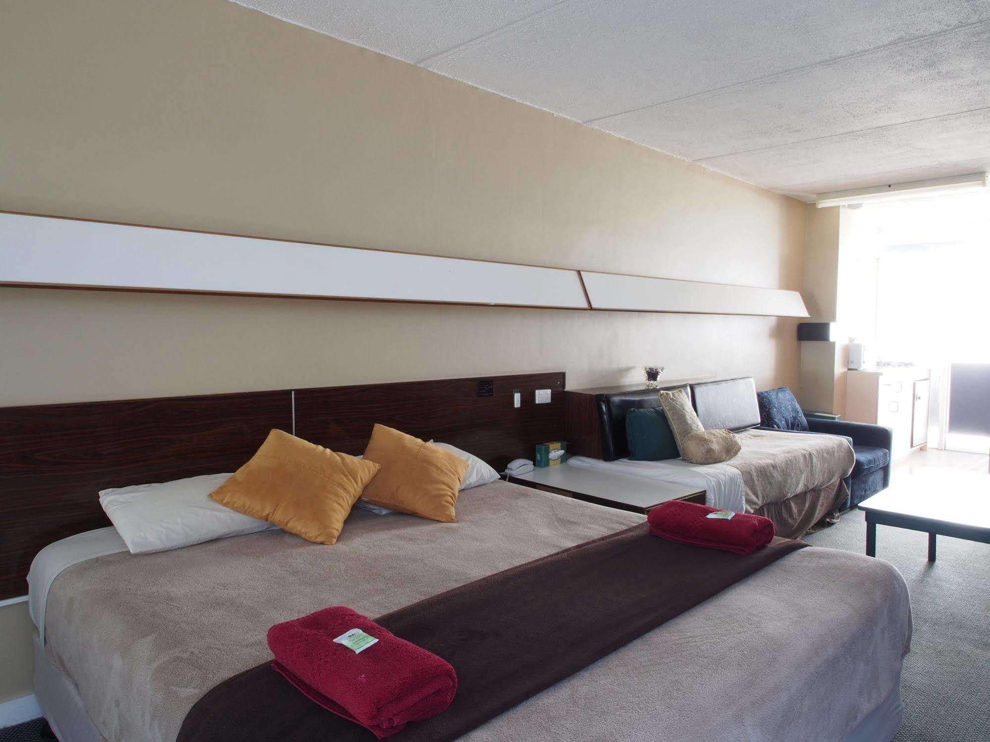 City Beach Motel