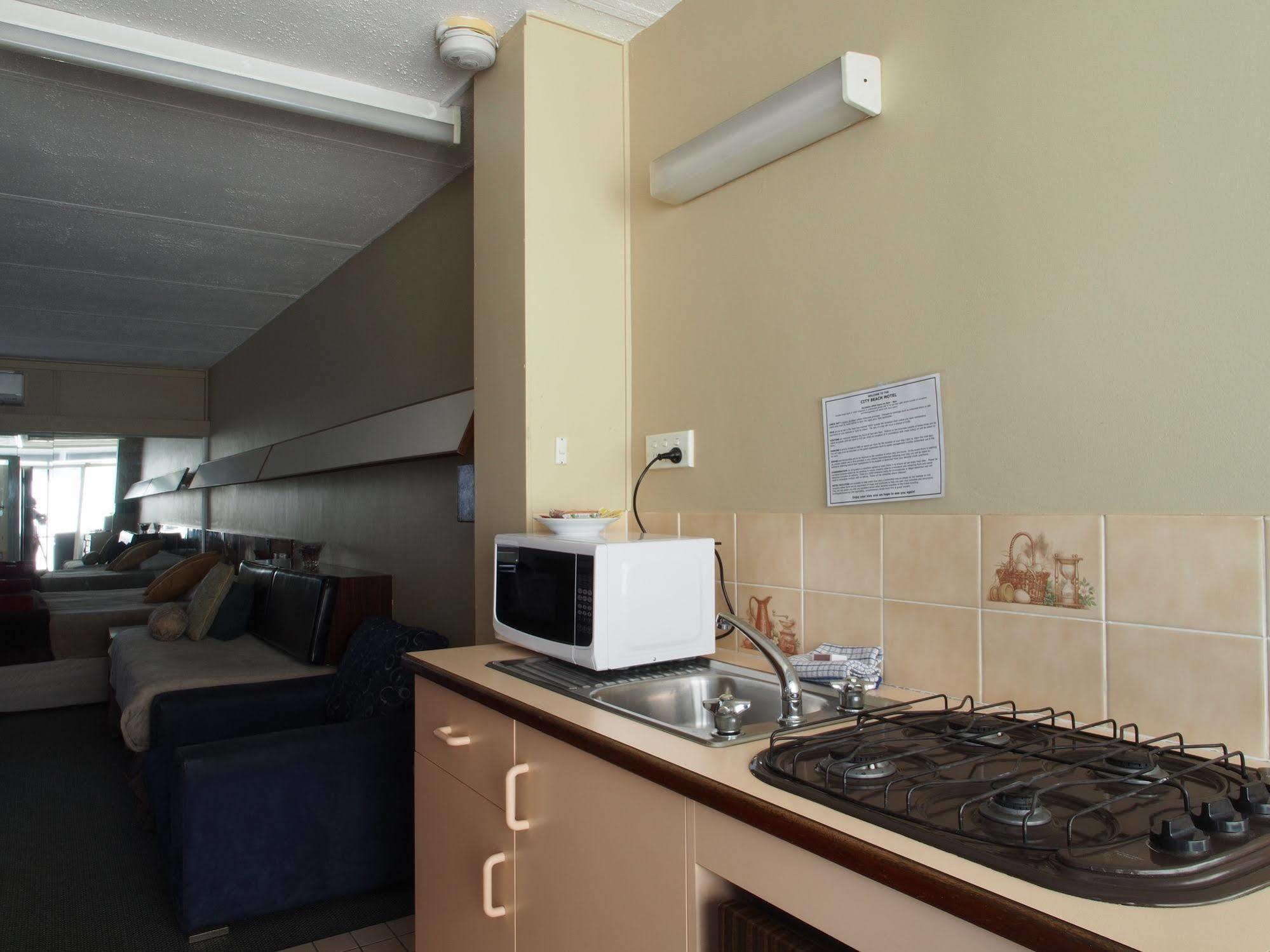 City Beach Motel 3*